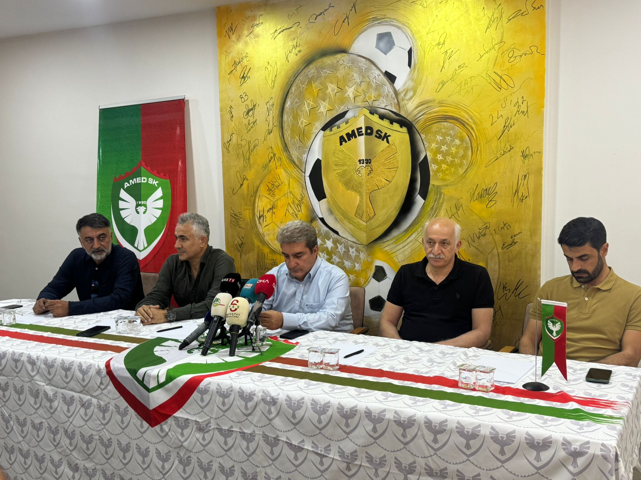 Amedspor’un yeni teknik direktörü Mehmet Altıparmak