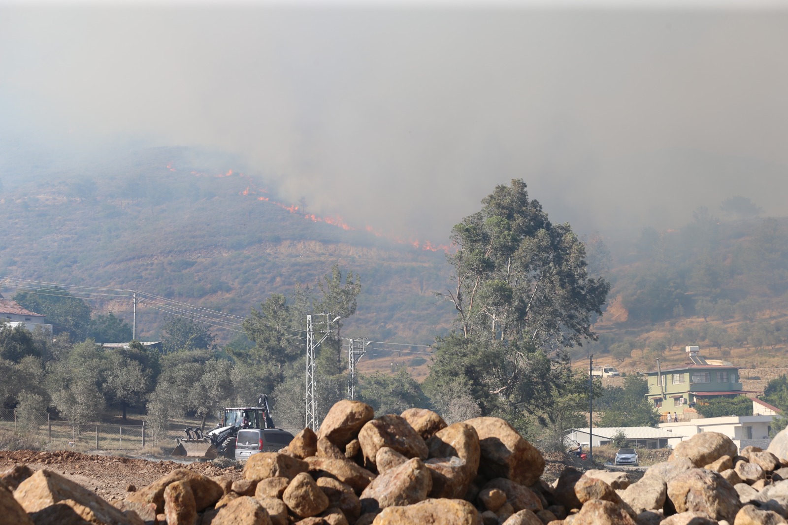 Tülay Hatimoğulları’ndan Hatay’da devam eden yangın için çağrı