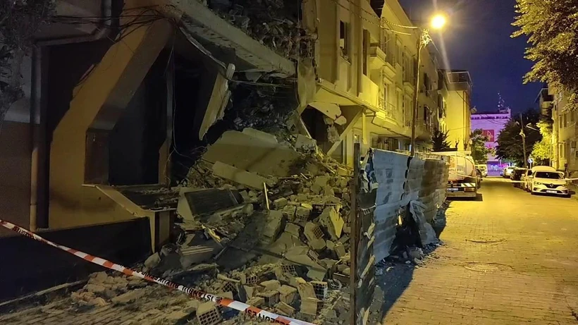 Avcılar’da 6 katlı bina çöktü