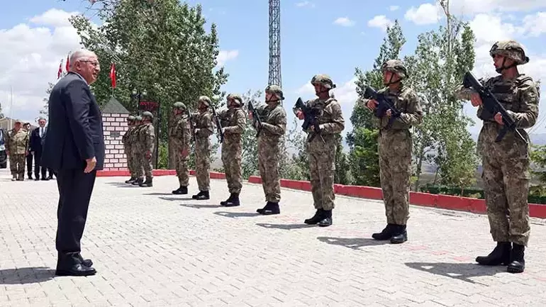 Milli Savunma Bakanı ve komuta kademesi İran sınırında: ‘Güvenlik tedbirleri artırıldı’