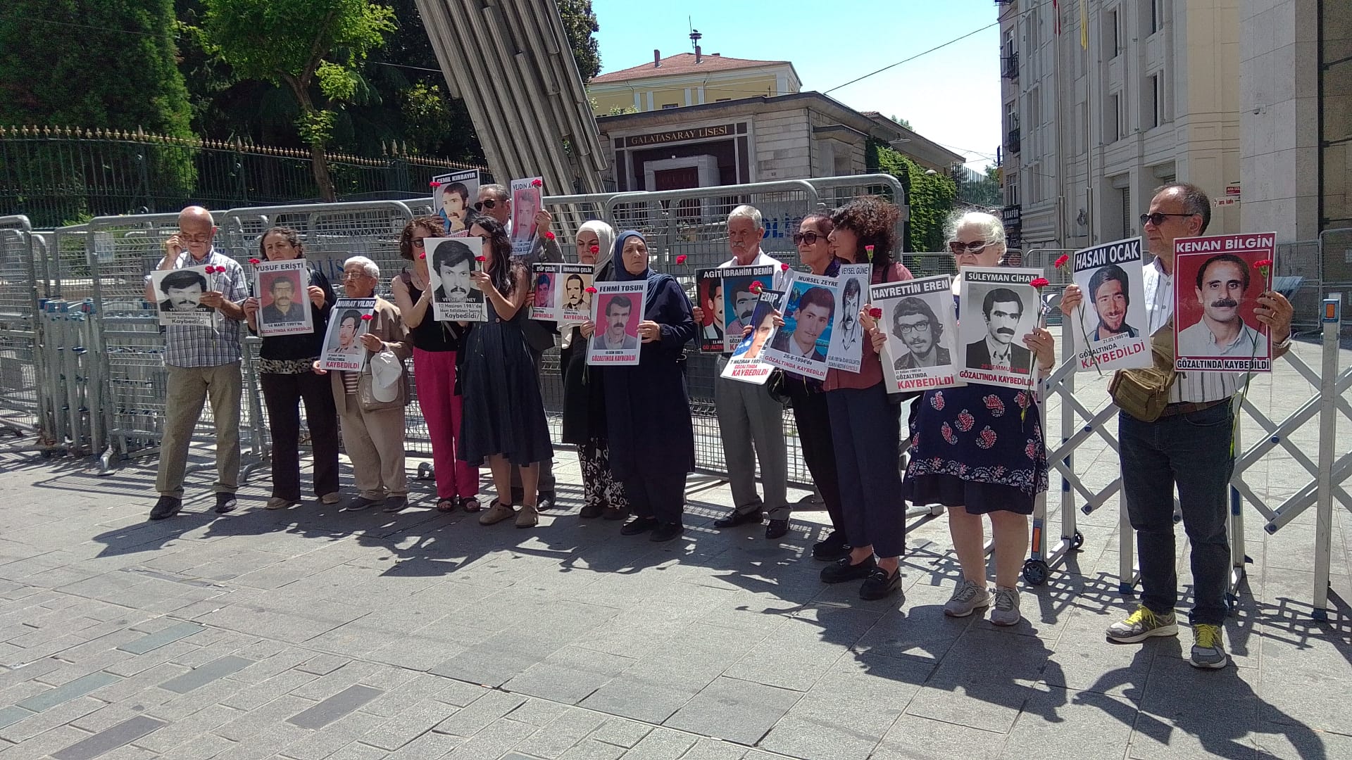 Cumartesi Anneleri ve kayıp yakınları: Hiçbir bayramımız olmadı, kemiklerimizi versinler bir mezarımız olsun
