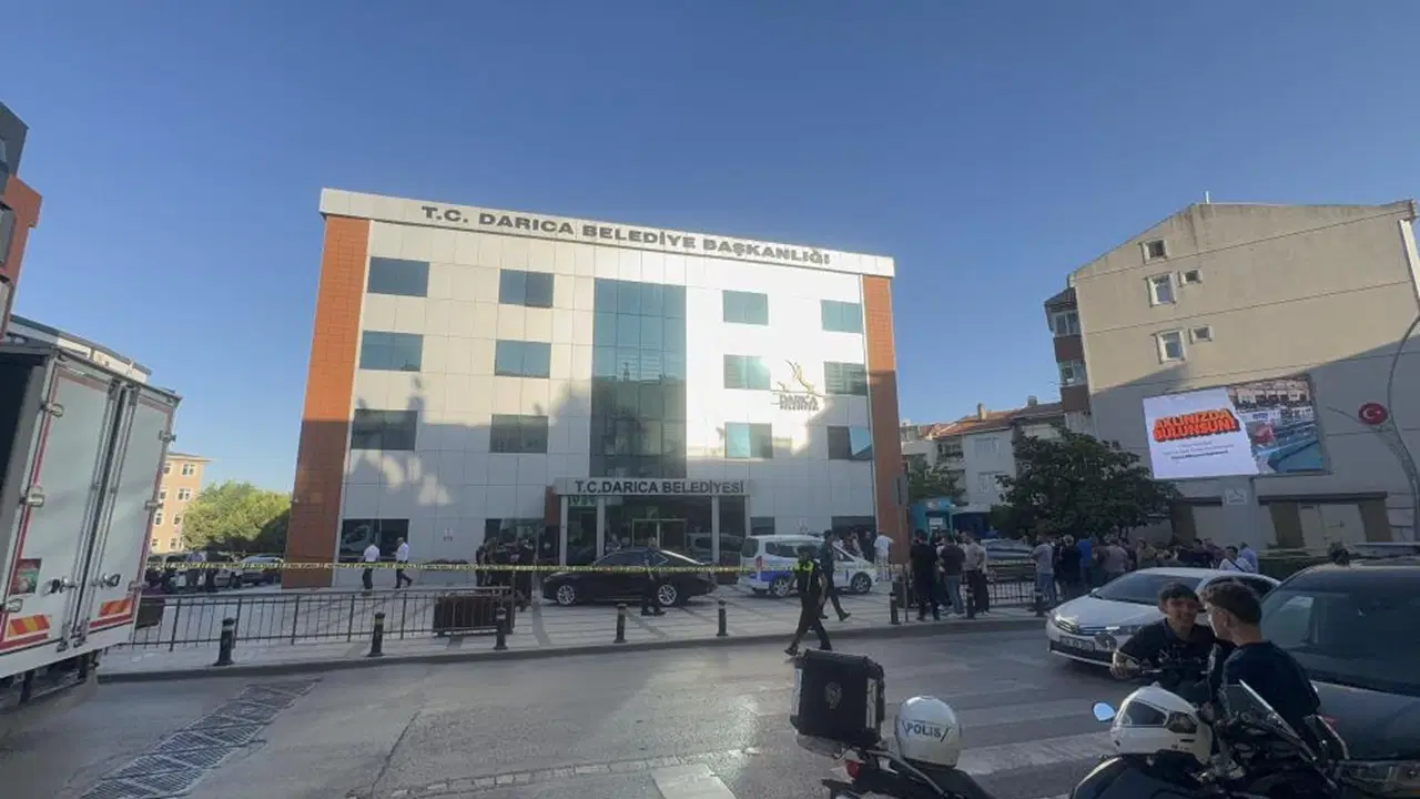 Darıca Belediyesi’nde bir zabıta yaşamına son verdi