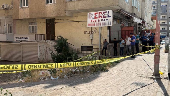 Diyarbakır’da silahlı saldırıya uğrayan eczacı hayatını kaybetti