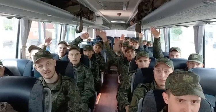 Rusya ile Ukrayna arasında 25 yaş altı savaş esirleri takasının ilk aşaması yapıldı