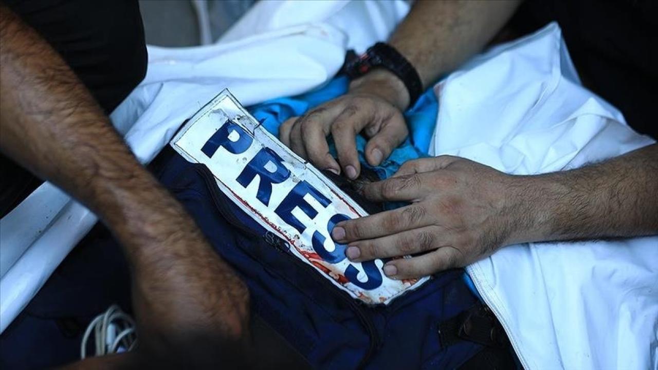 İsrail ordusu Gazze’de hastaneyi vurdu: 3 gazeteci hayatını kaybetti