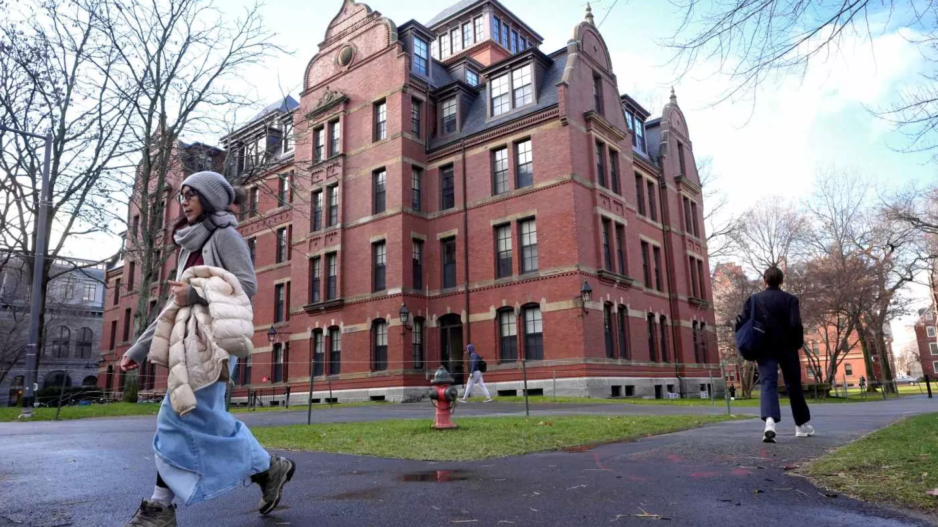 Trump’ın hedefindeki Harvard, ÇKP’nin ‘parti okulu’ mu?