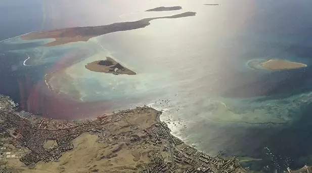 İran: Hürmüz Boğazı kapatıldı, geçmeye çalışan gemilere saldıracağız