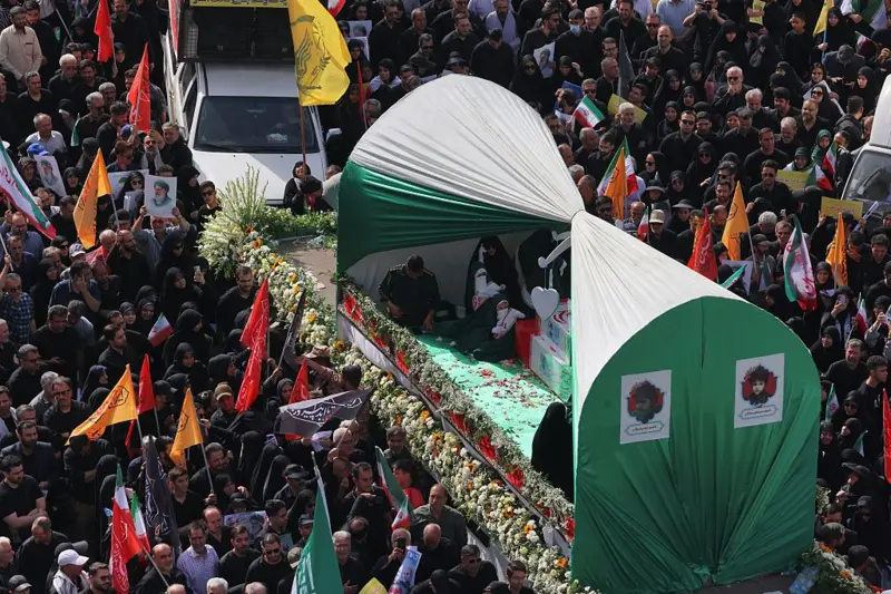 İran’da İsrail ordusu saldırılarında öldürülenler için devlet töreni yapıldı