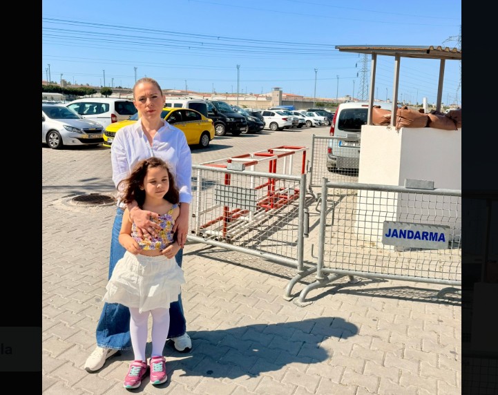 Tayfun Kahraman’a kızıyla birlikte 8’nci bayram ziyaretini gerçekleştiren eşi Meriç Demir Kahraman’dan adalet çağrısı