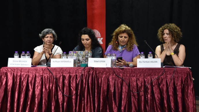 İzmir’de kadınlar barışı konuştu