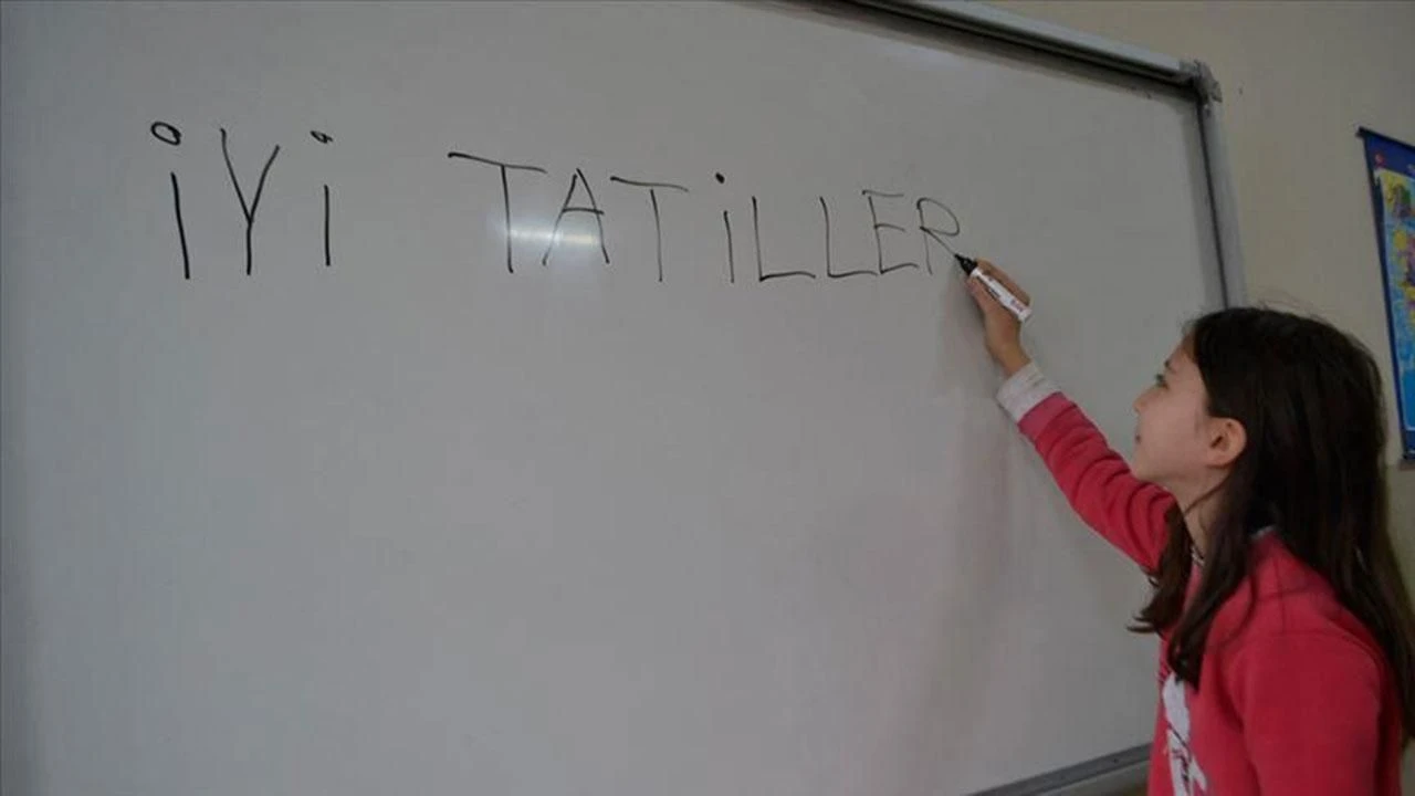 Yaz tatili başlıyor: 20 milyon öğrenci yarın karne alacak