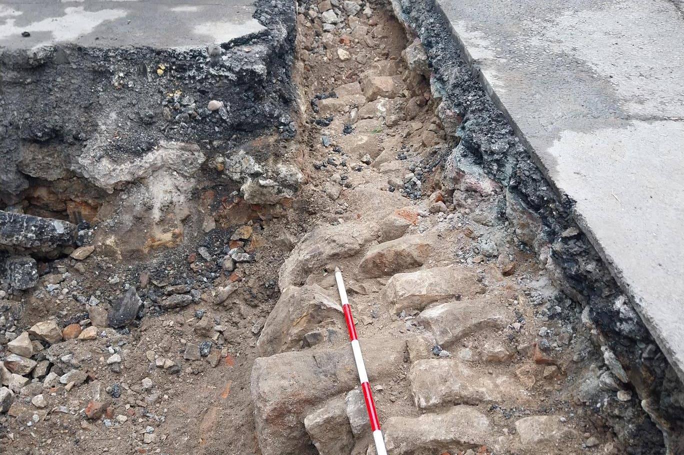 İngiltere’de devasa bir Ortaçağ hastanesi şans eseri keşfedildi