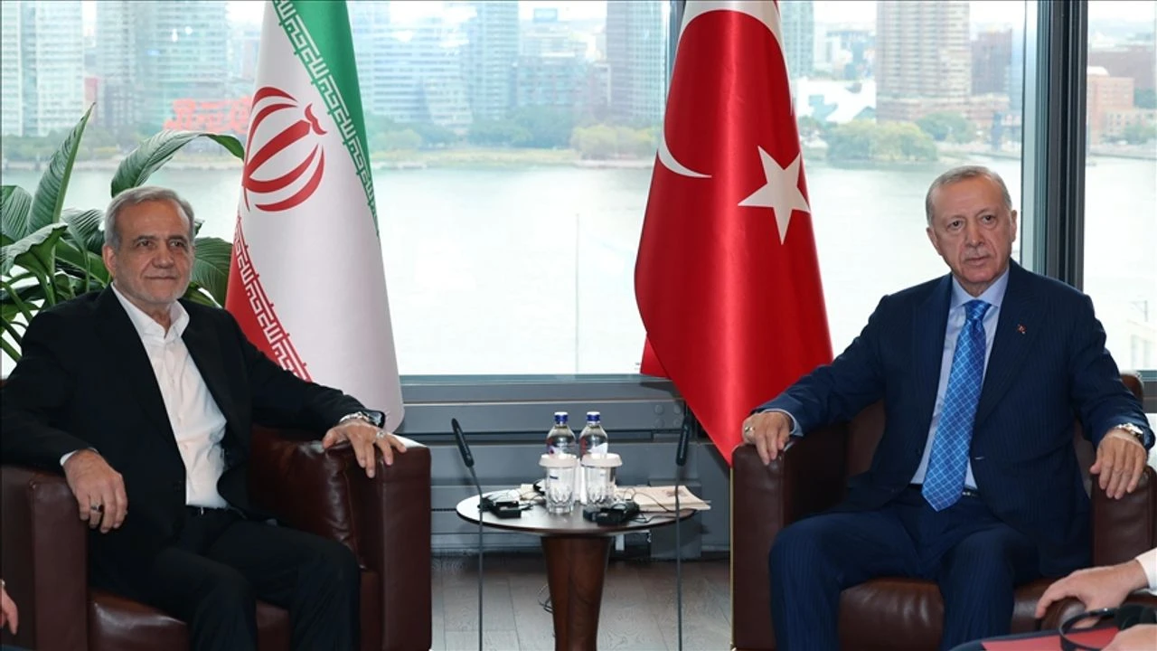 Cumhurbaşkanı Erdoğan, İranlı mevkidaşı ile görüştü