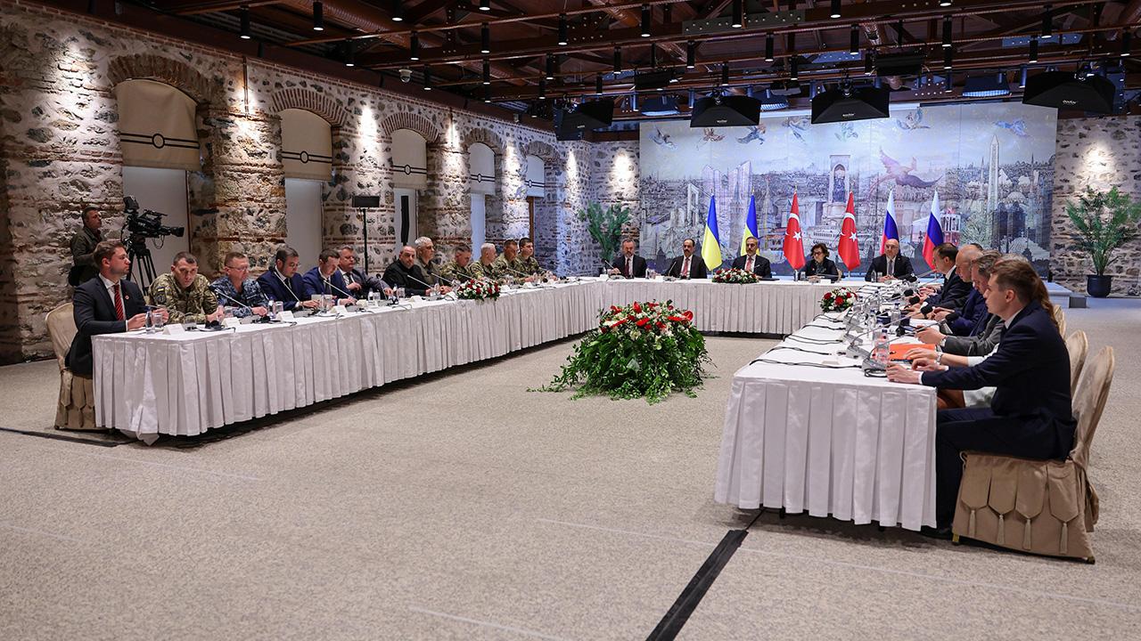 İstanbul müzakerelerinin ikinci turu: Rusya ve Ukrayna heyetleri Çırağan’da