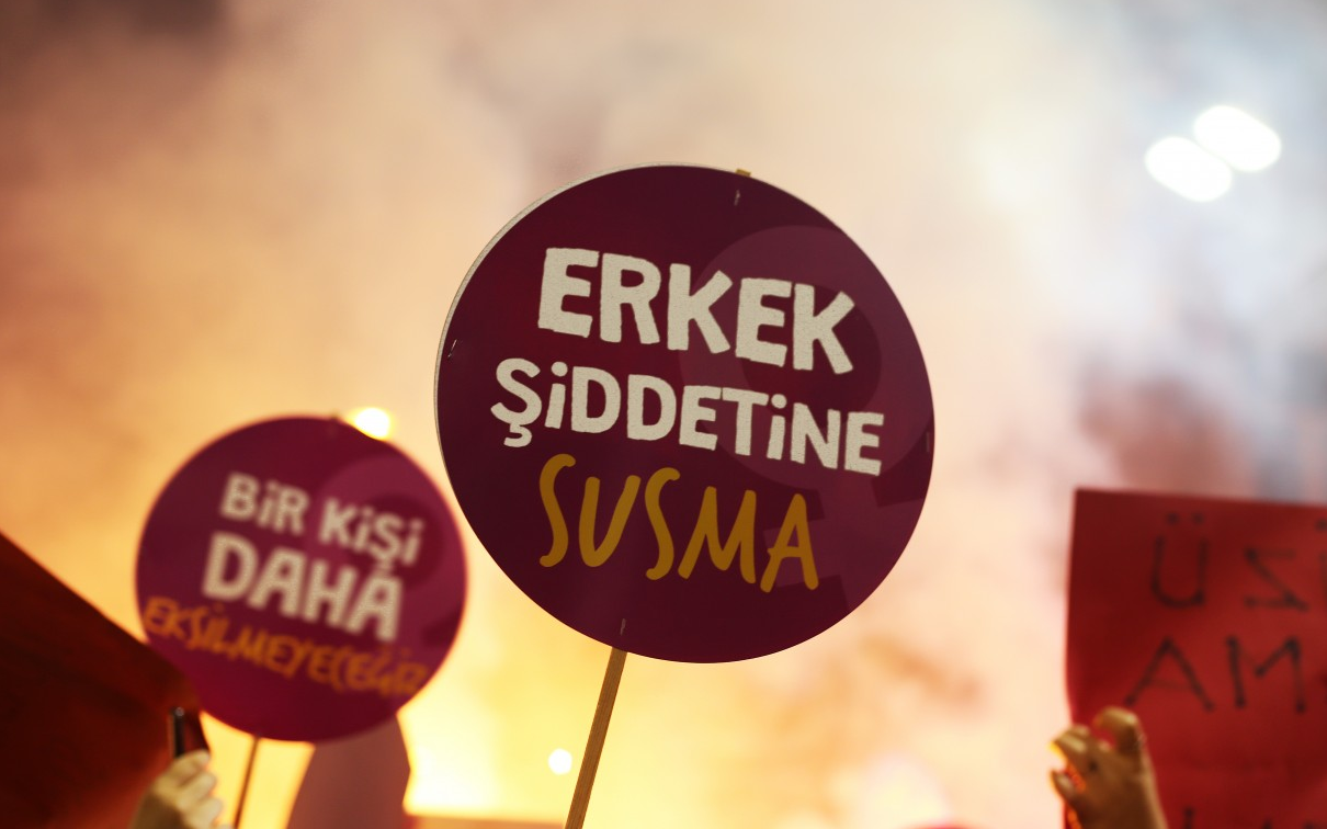 Erkek şiddeti: İzmir’de Şerife Erdal öldürüldü, Balıkesir’de Canan Ayhan yaralandı