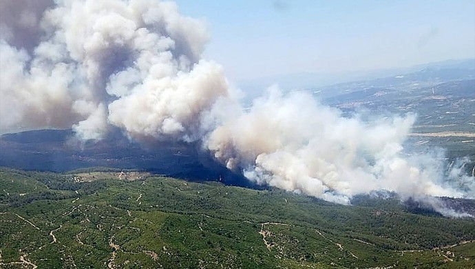 Aydın, Manisa ve Balıkesir’de yangın sürüyor