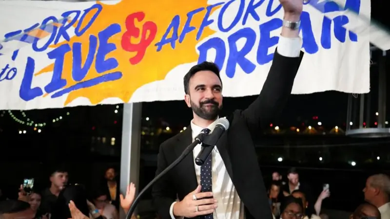 New York’ta seçmenler belediye başkanlığı seçimi için sandık başında