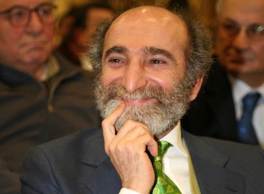 Orhan Doğan: Erikler Artık Tatsız (*)