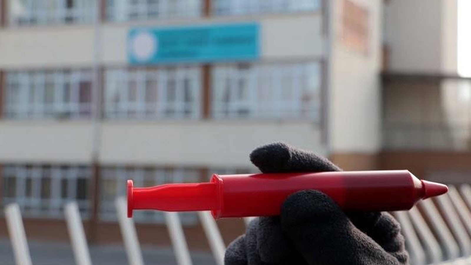 Çikolata tüpü kapağı nedeniyle ölen çocuğun davasında 5 sanığa ceza