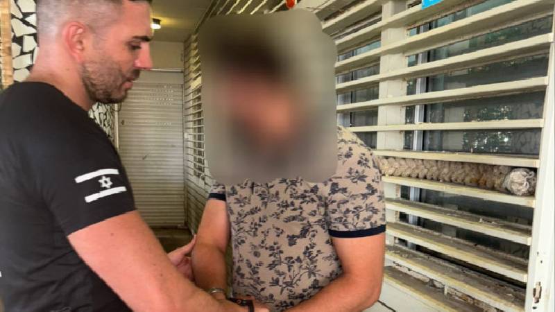 Tel Aviv’de Türkiye büyükelçilik çalışanı kabindeki çocukları görüntülediği iddiasıyla gözaltına alındı
