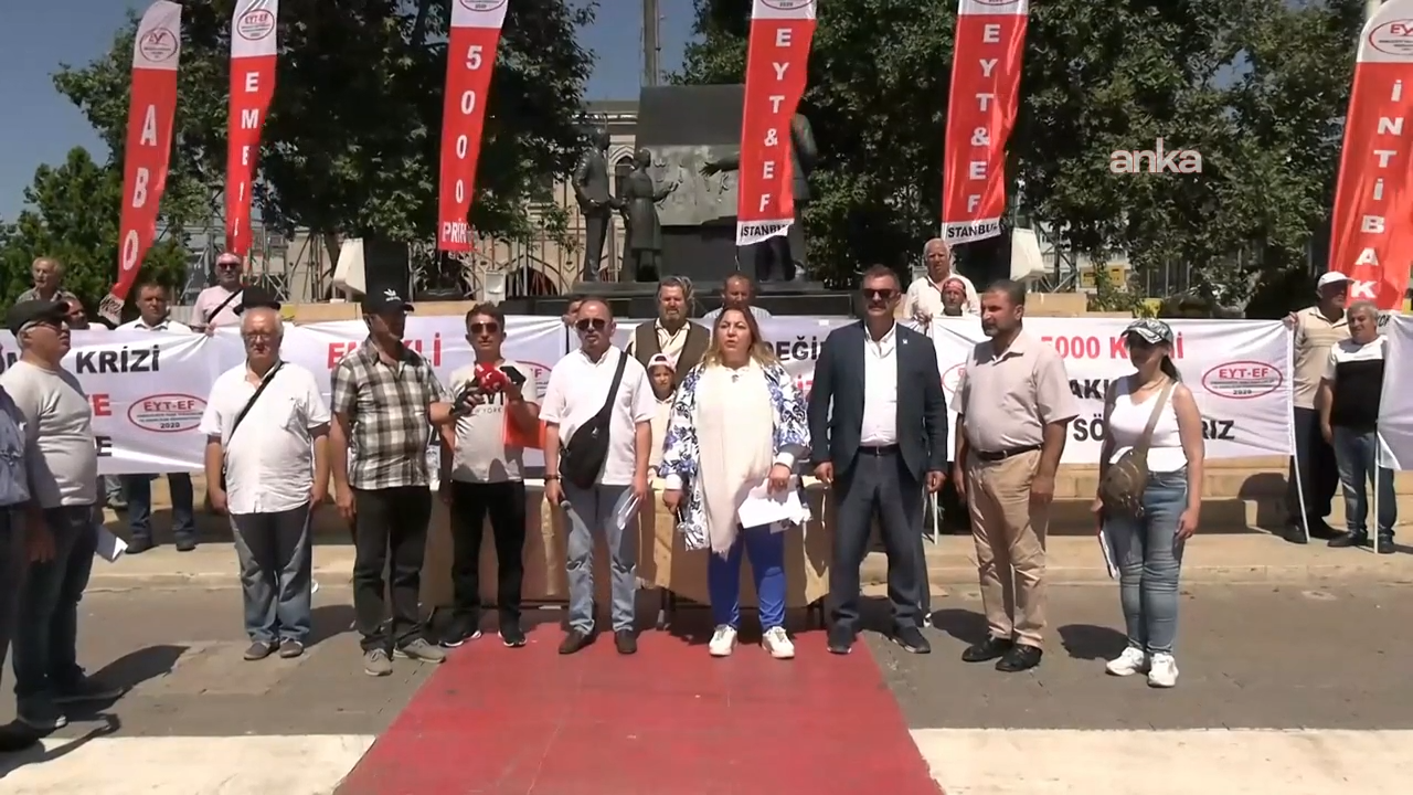 Emekliler Kadıköy’de seçim sandığı kurdu: Taş mı yiyeceğiz?