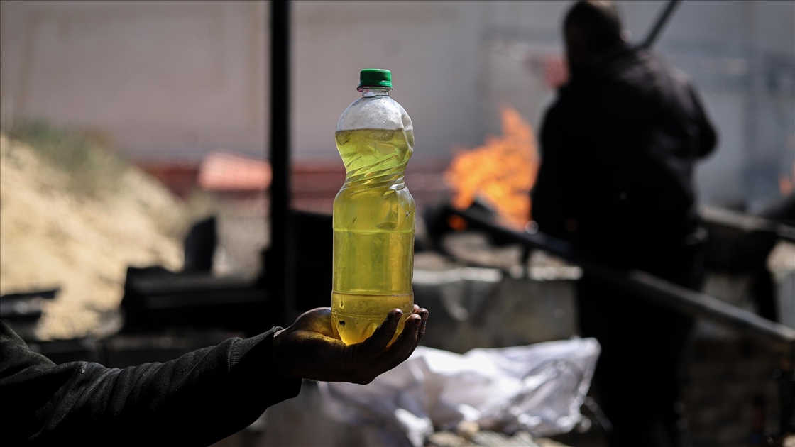 Gazze’de atık plastikten yakıt üretiliyor: İnsan sağlığı için tehlikeli