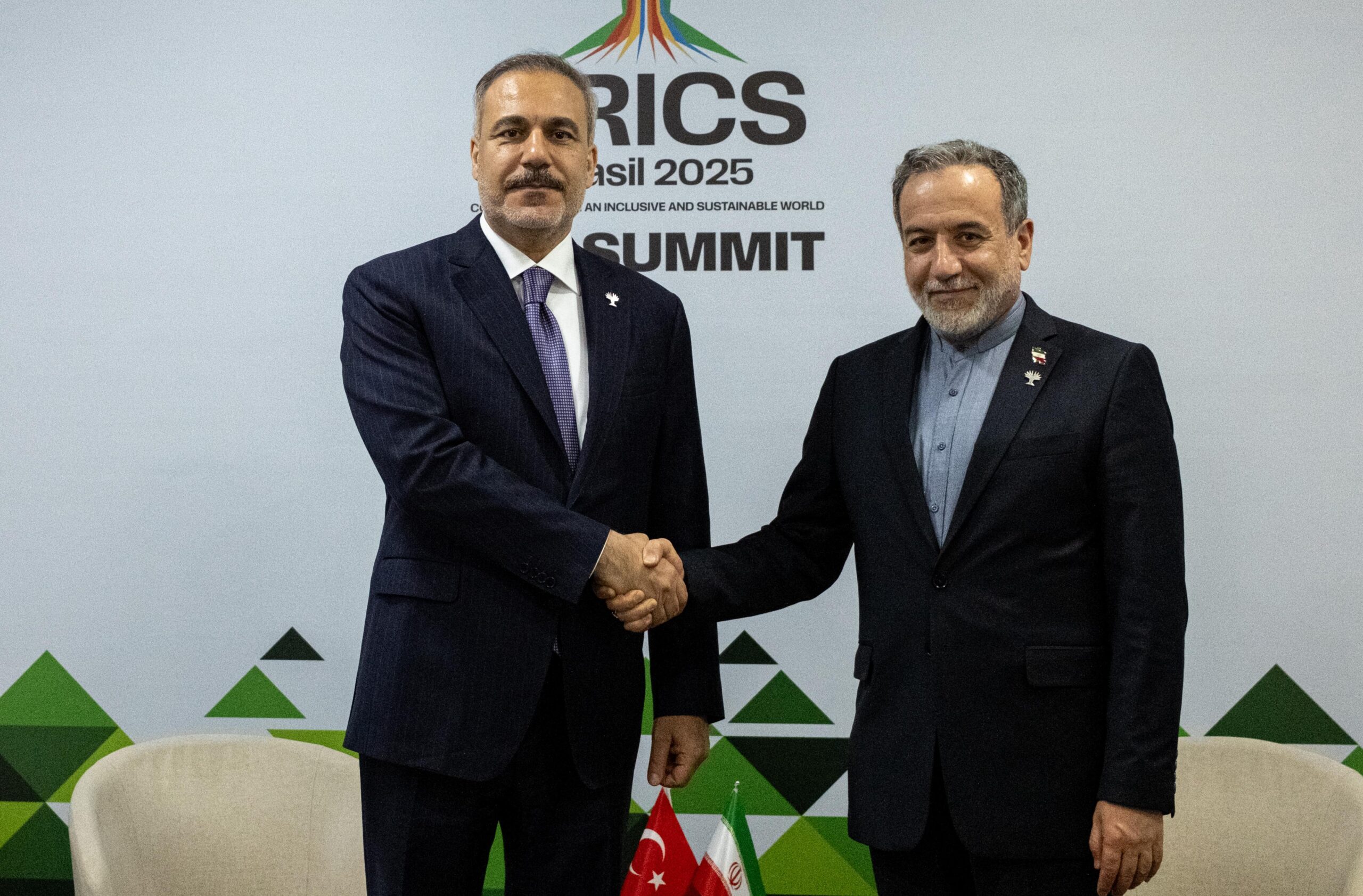 Fidan ve Arakçi’den BRICS zirvesi marjında diplomatik temas