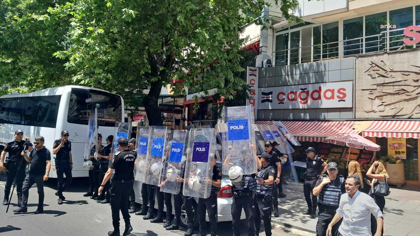 Gözaltına alınan Özel Sektör Öğretmeleri Sendikası üyesi 23 eğitimci serbest bırakıldı