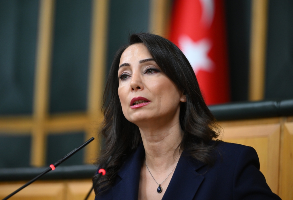 Tülay Hatimoğulları: Gölgesinde dinlenebileceğimiz ağaç kalmadığında mı müdahale başlatılacak?
