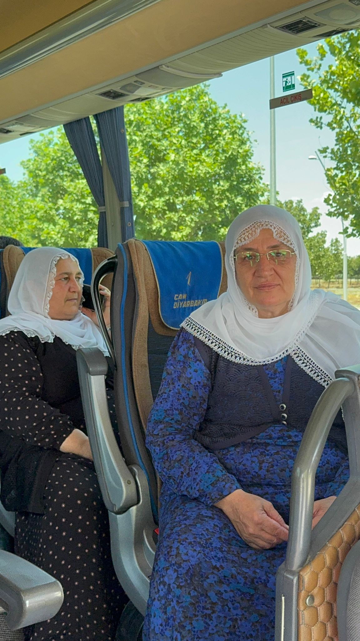 Silah bırakma töreni için Diyarbakır’dan yola çıktılar