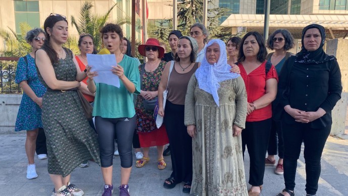 Barışa İhtiyacım Var Kadın İnisiyatifi: Şiddete uğrayan kadınların yanındayız