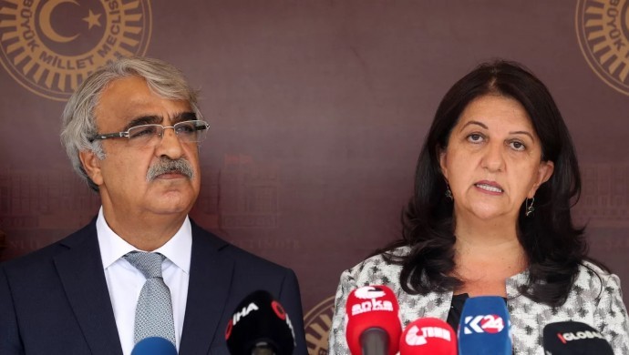 DEM Parti heyeti İmralı’ya doğru yola çıktı