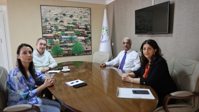 İmralı Heyeti ile DEM Parti eş genel başkanları bir araya geldi