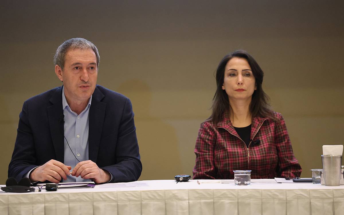 CHP’li belediyelere operasyon | DEM Parti: Toplumsal barışın tesisi için saldırılar son bulmalı