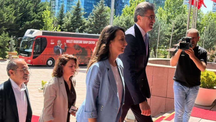 Tülay Hatimoğulları’ndan CHP’ye ziyaret