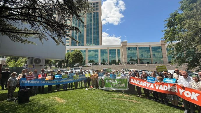 Eskişehirli yaşam savunucularından Cengiz Holding’in maden projesine protesto