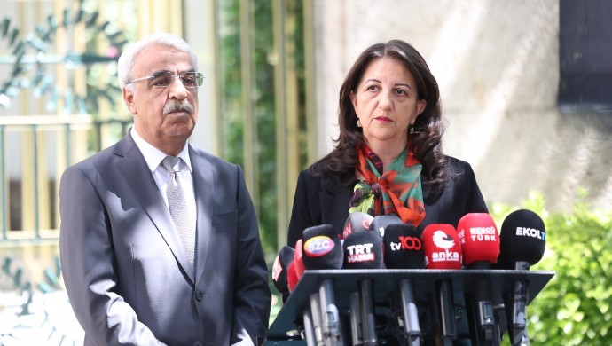 İmralı Heyeti ve Adalet Bakanlığı görüşmesi ertelendi