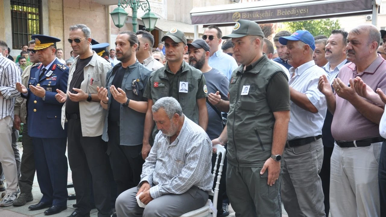 Orman yangınında hayatlarını kaybedenler için 4 şehirde cenaze töreni düzenlendi