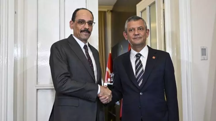 MİT Başkanı İbrahim Kalın Özgür Özel’i ziyaret etti