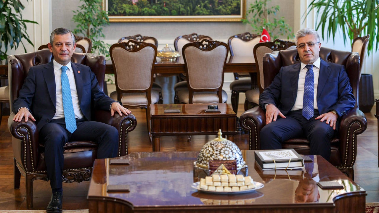 Özgür Özel, Yargıtay Cumhuriyet Başsavcısı Muhsin Şentürk ile görüştü