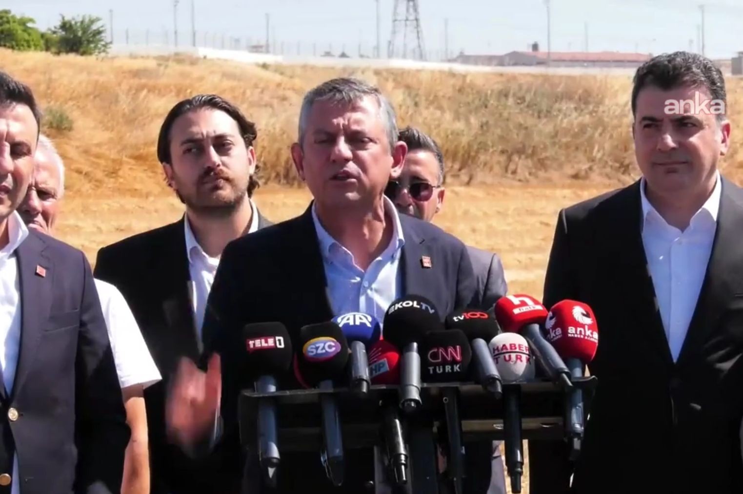 İmamoğlu’nu ziyaret eden Özel, savcılara seslendi: Görevinizi hukuka uygun şekilde yapın