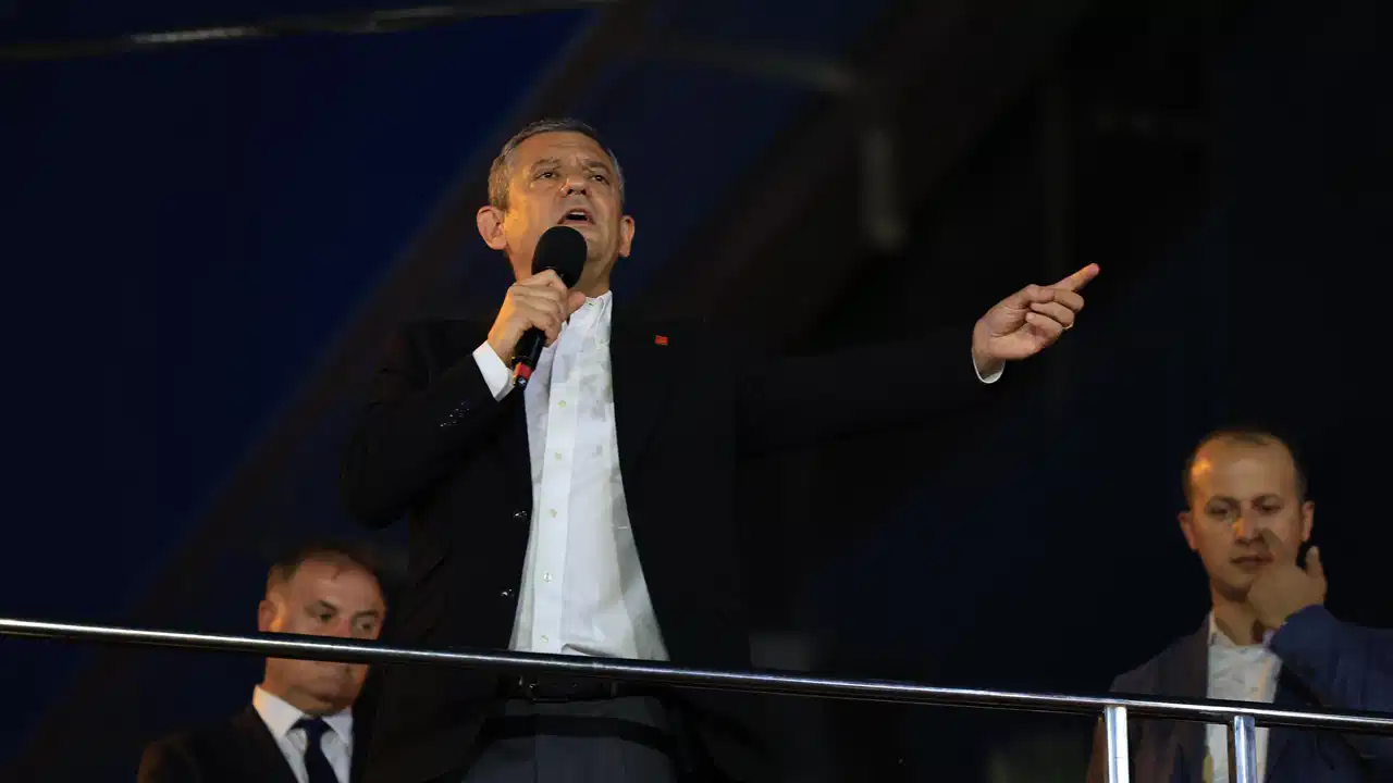 CHP’den Antalya mitingi | Özgür Özel: Bu halk adaleti yerle bir edenleri unutmaz,
