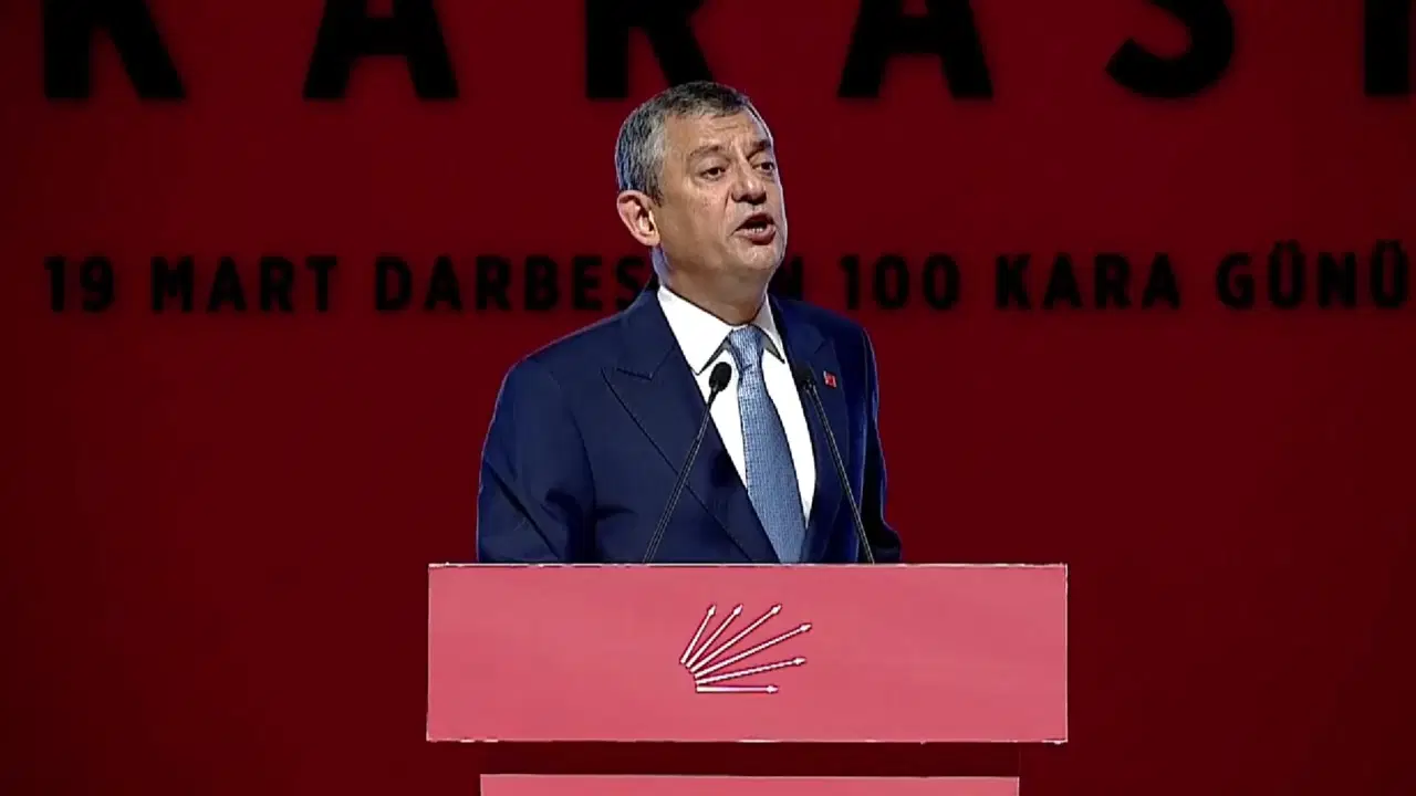 Özgür Özel: Bu iktidar 100 gün önce kaybettiğini itiraf etmiştir