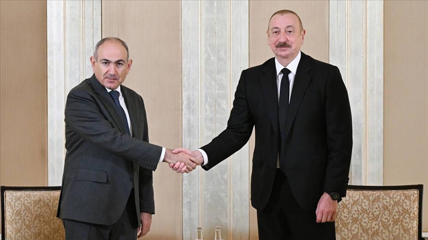 Aliyev ve Paşinyan, Abu Dabi’de bir araya geldi