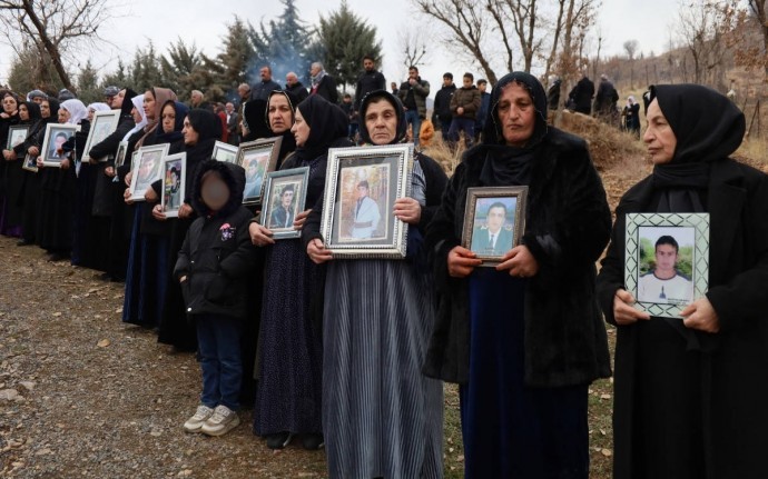 Roboskili anneler: El ele verirsek barış gelir, acılarımız azalır