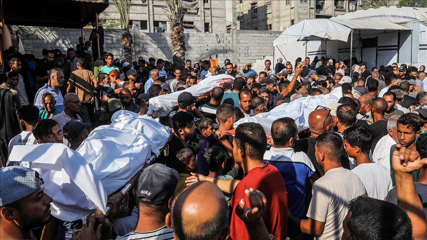 İsrail ordusu Gazze’de okul vurdu: Biri çocuk 5 kişi hayatını kaybetti