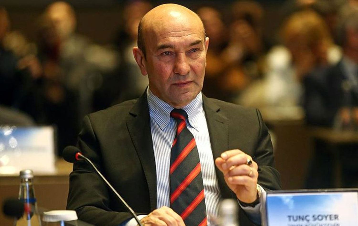 CHP’li Yücel’den gözaltındaki Tunç Soyer’e destek ziyareti: ‘Masumiyet karinesi ihlal edilmemeli’