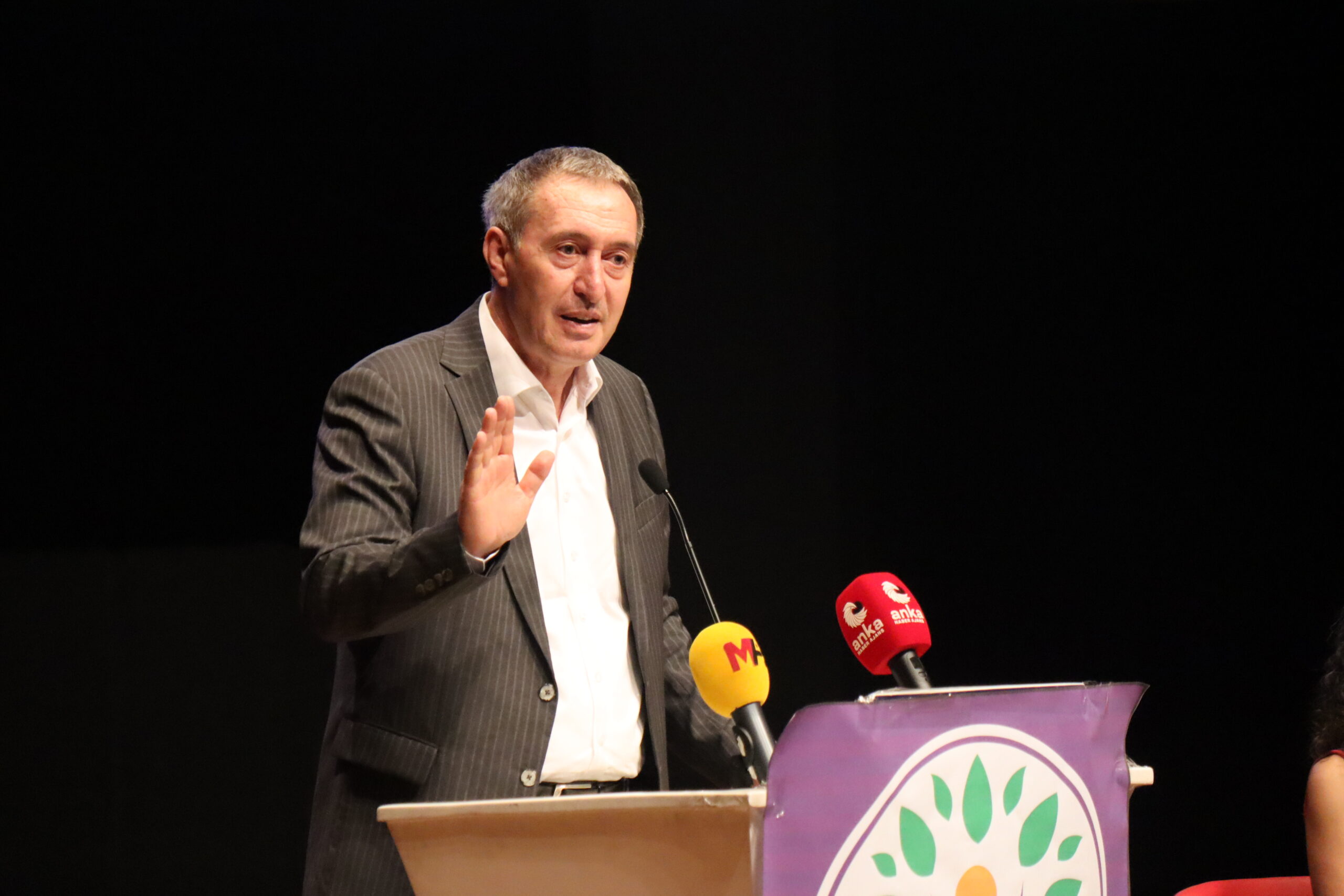 Tuncer Bakırhan: Demokrasi ve hukuku olmayan sistem kimseye kazandırmaz