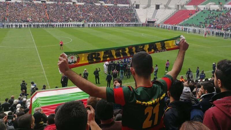 Amedspor-Erzurumspor maçı 2-2 bitti: Cinsiyetçi hareket nedeniyle gerilim yaşandı