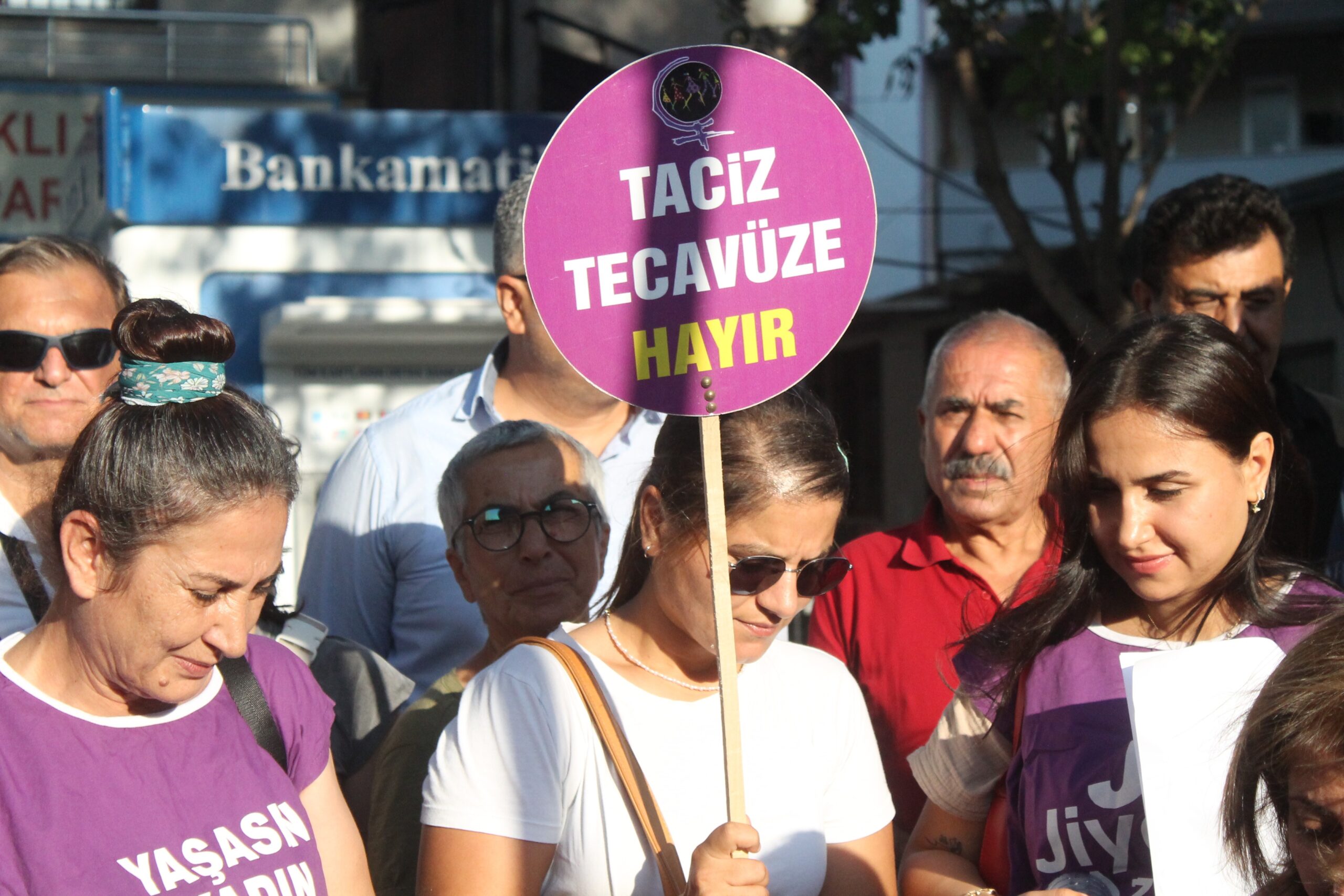 İzmir’de cinsel saldırı davasında karar: Polis memuruna 10 yıl 6 ay hapis